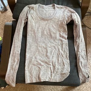 lululemon tech swiftly long sleeve scoop neck sz 4